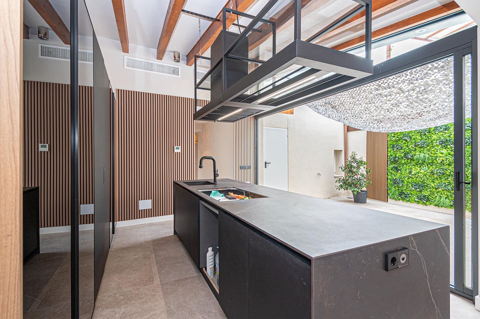 Ático de 2 habitaciones en Selva en alquiler con garaje - 2.500 € (Ref: 9826634)