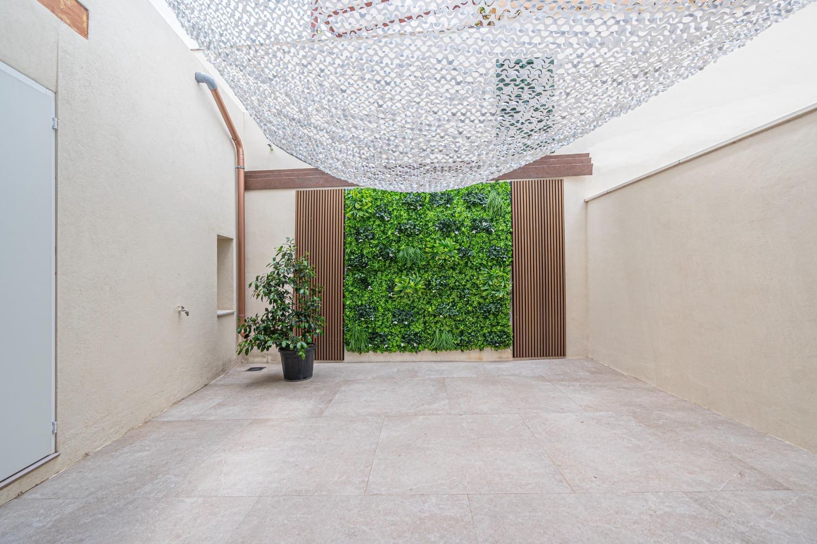 Ático de 2 habitaciones en Selva en alquiler con garaje - 2.500 € (Ref: 9826634)