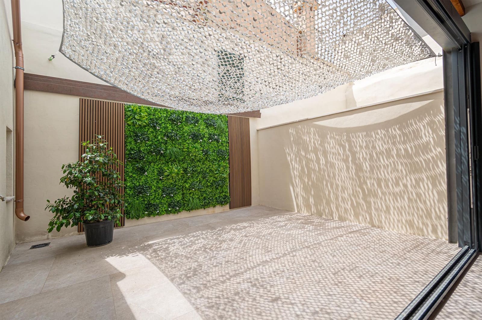 Ático de 2 habitaciones en Selva en alquiler con garaje - 2.500 € (Ref: 9826634)