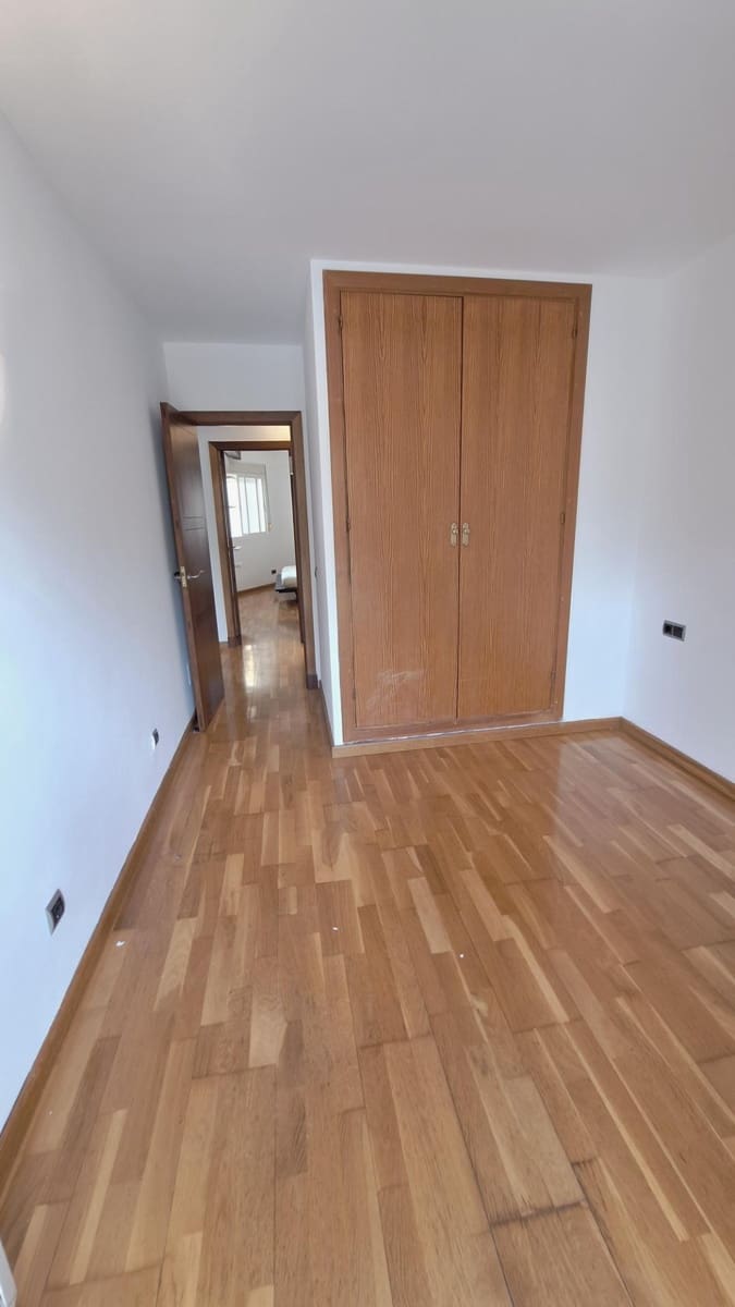 Appartement de 2 chambres à louer à Palma de Mallorca avec garage - 1 300 € (Ref: 9916055)