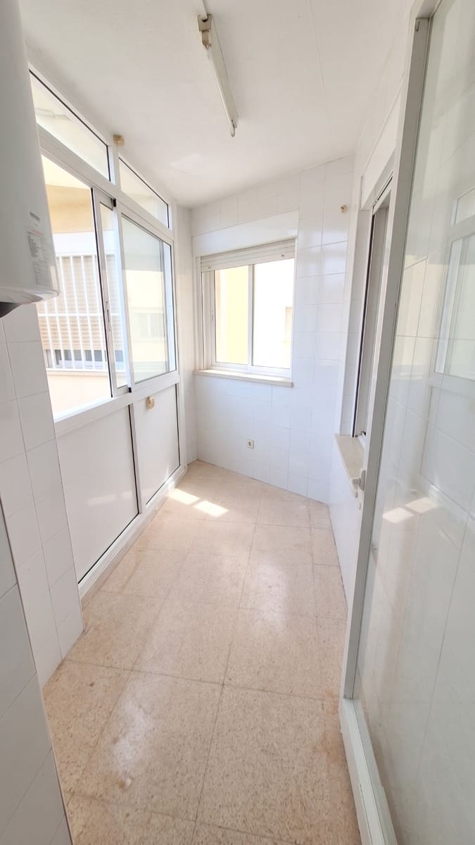 Appartement de 2 chambres à louer à Palma de Mallorca avec garage - 1 300 € (Ref: 9916055)