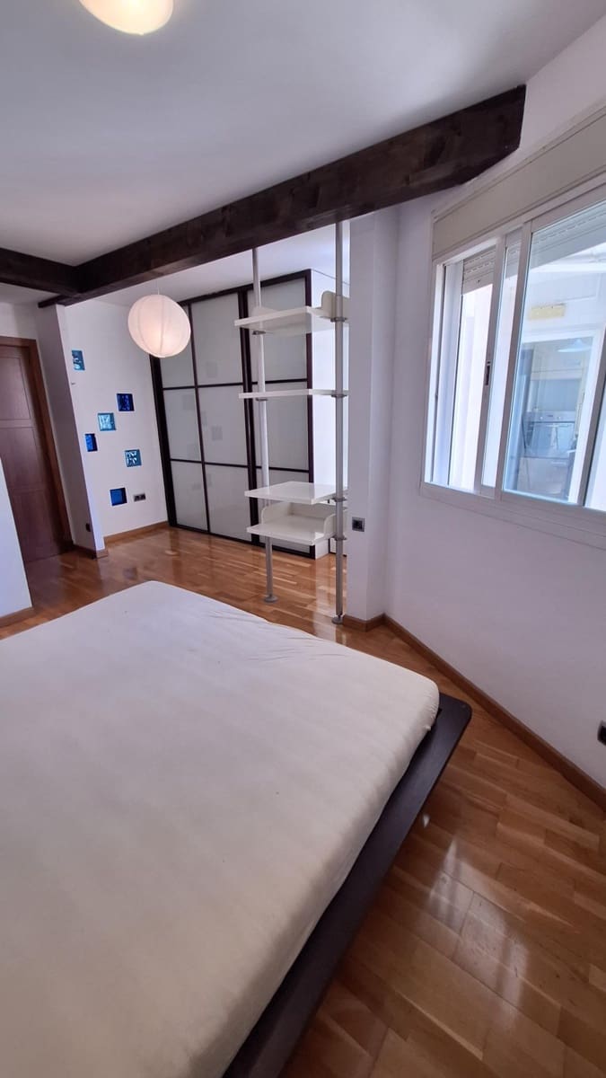 Appartement de 2 chambres à louer à Palma de Mallorca avec garage - 1 300 € (Ref: 9916055)
