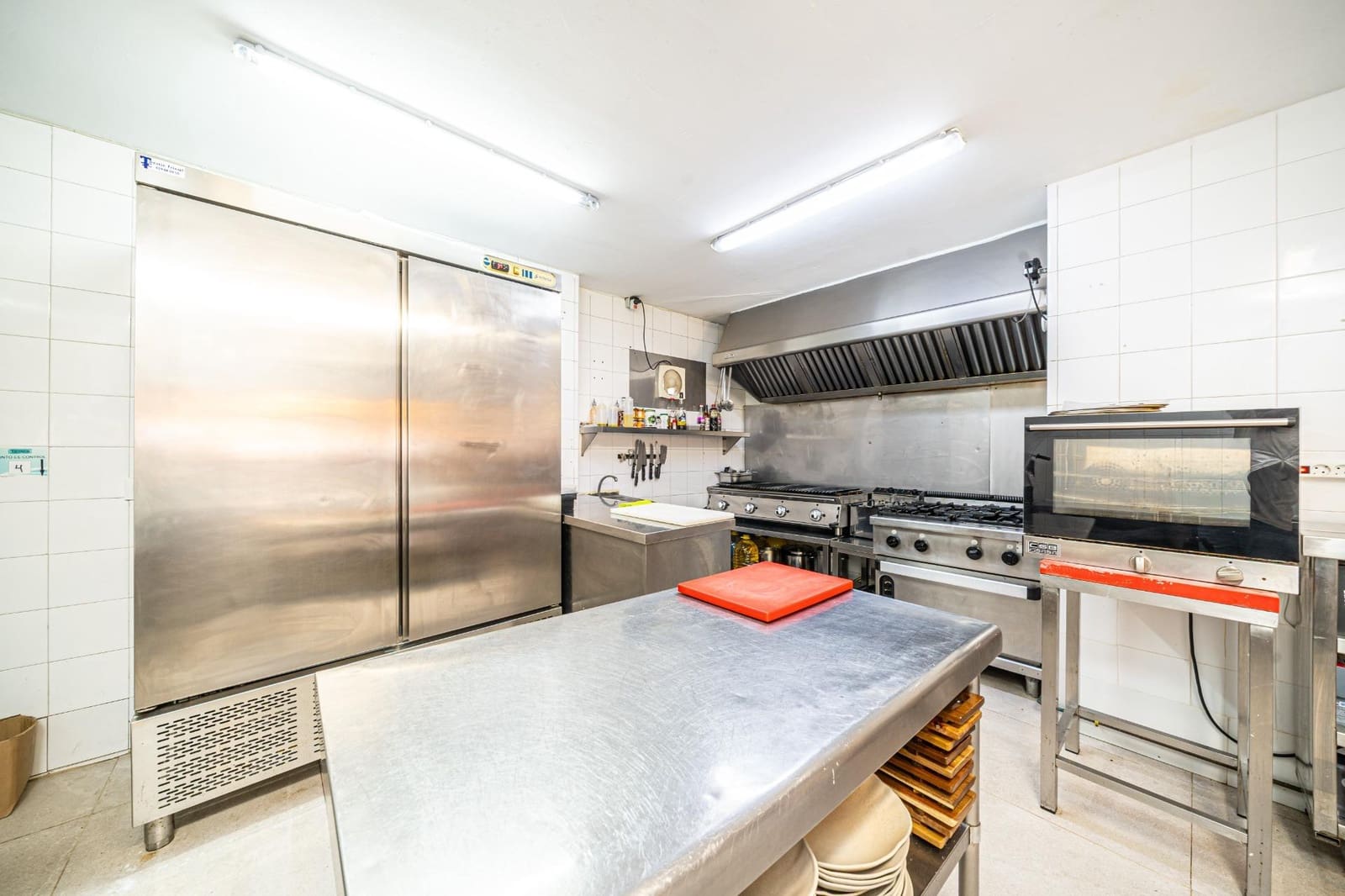 Yritys vuokrattavana paikassa Magalluf - 1 850 € (Ref: 10025858)