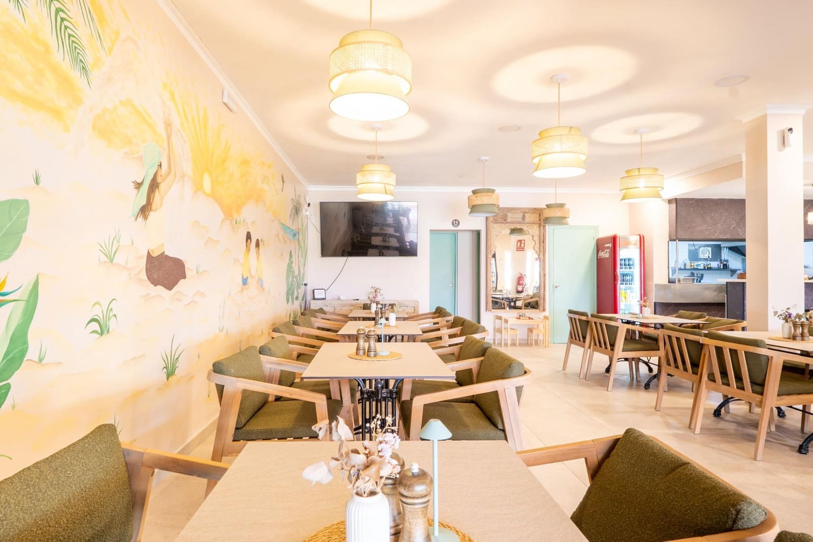 Yritys vuokrattavana paikassa Magalluf - 1 850 € (Ref: 10025858)