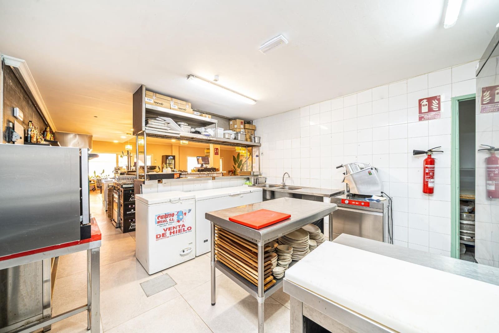 Yritys vuokrattavana paikassa Magalluf - 1 850 € (Ref: 10025858)
