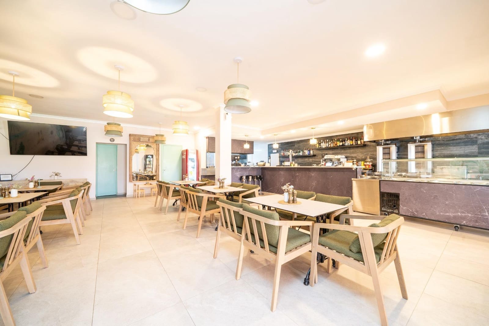Yritys vuokrattavana paikassa Magalluf - 1 850 € (Ref: 10025858)