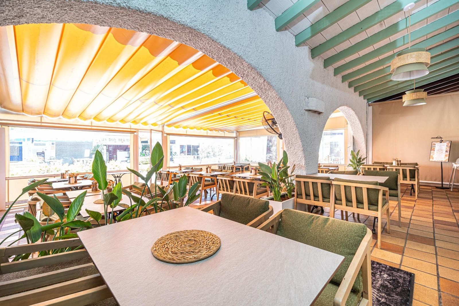 Yritys vuokrattavana paikassa Magalluf - 1 850 € (Ref: 10025858)