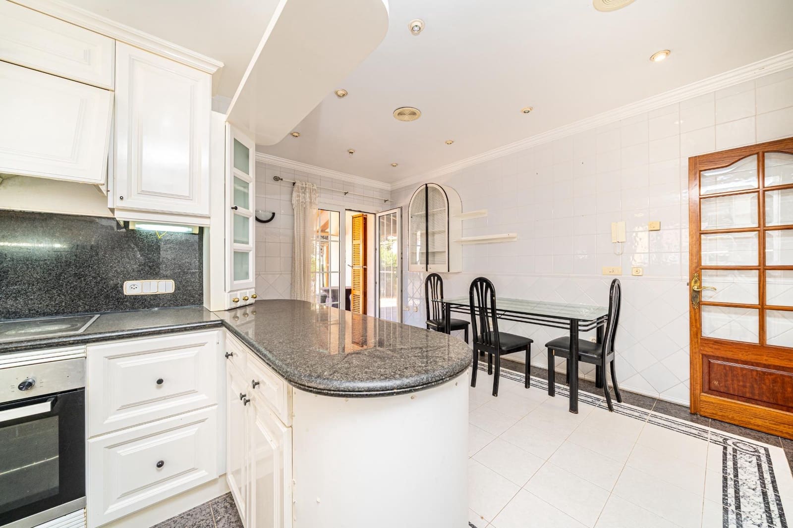 6 soverom Villa til salgs i Son Veri Nou med svømmebasseng garasje - € 1 450 000 (Ref: 10025859)