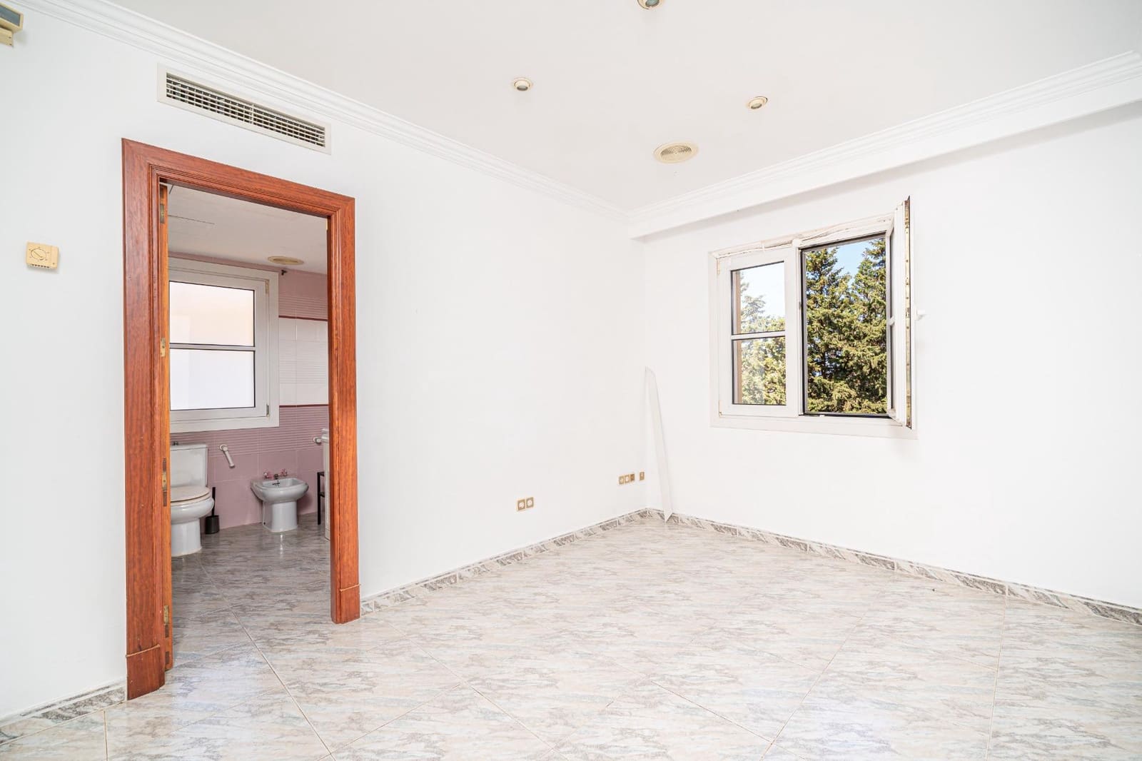6 soverom Villa til salgs i Son Veri Nou med svømmebasseng garasje - € 1 450 000 (Ref: 10025859)