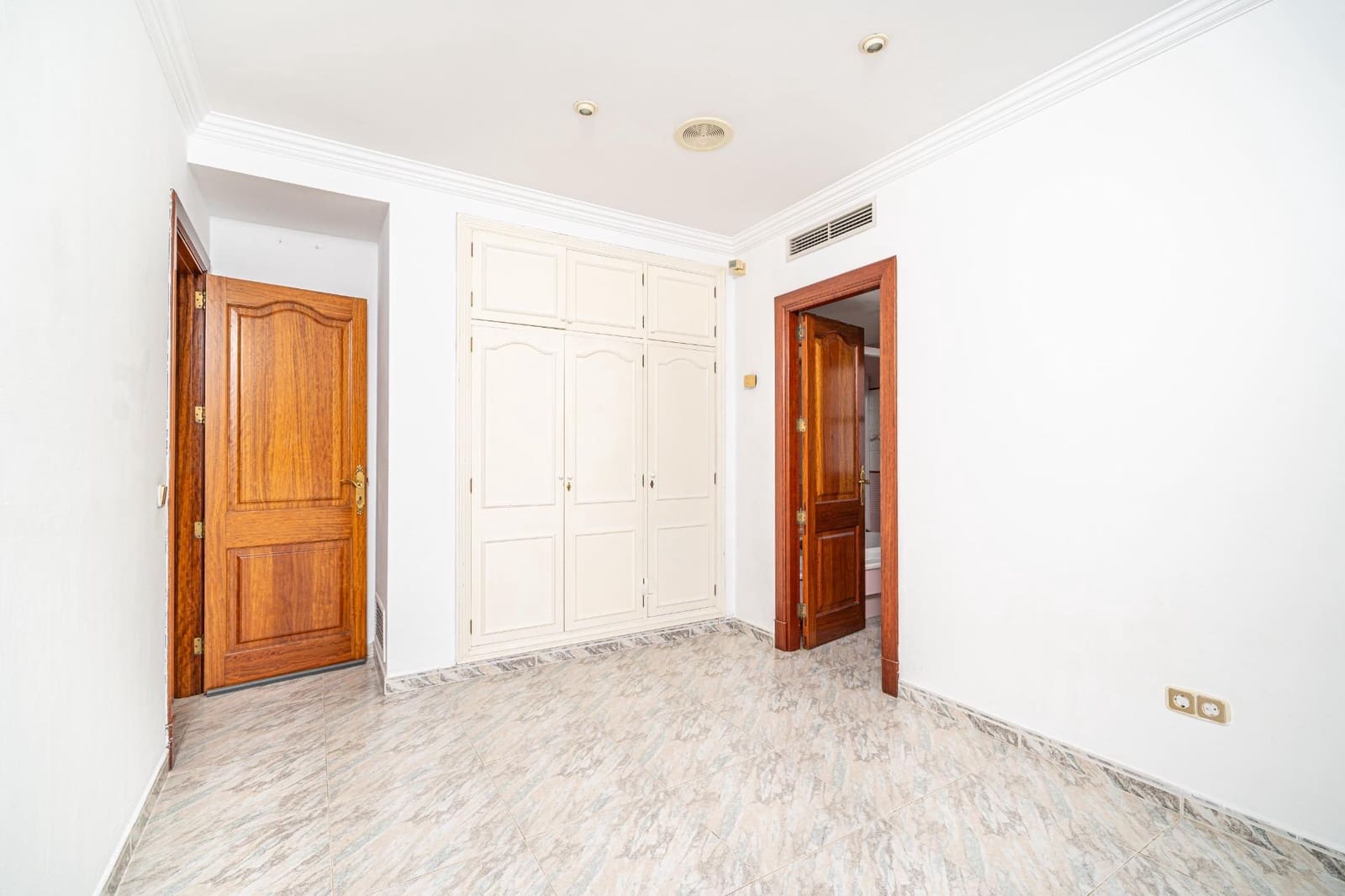 6 soverom Villa til salgs i Son Veri Nou med svømmebasseng garasje - € 1 450 000 (Ref: 10025859)