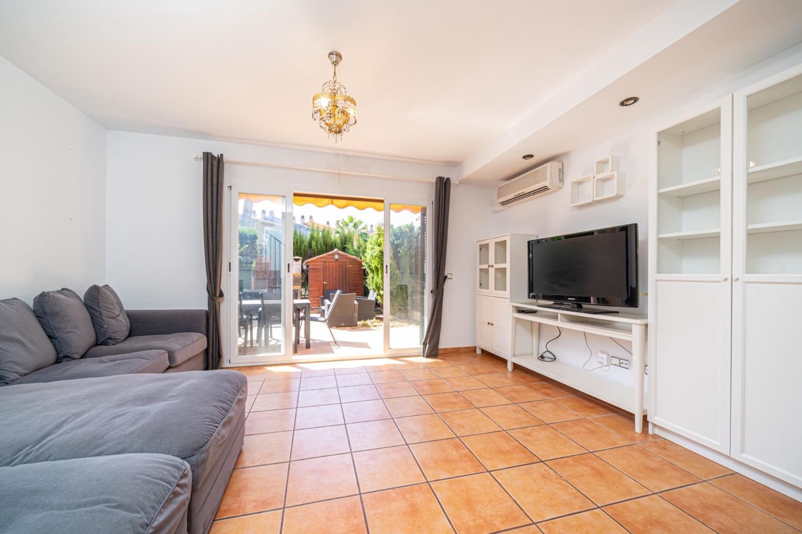 Adosado de 3 habitaciones en Sa Torre (Llucmajor) en alquiler con piscina garaje - 2.200 € (Ref: 10076579)