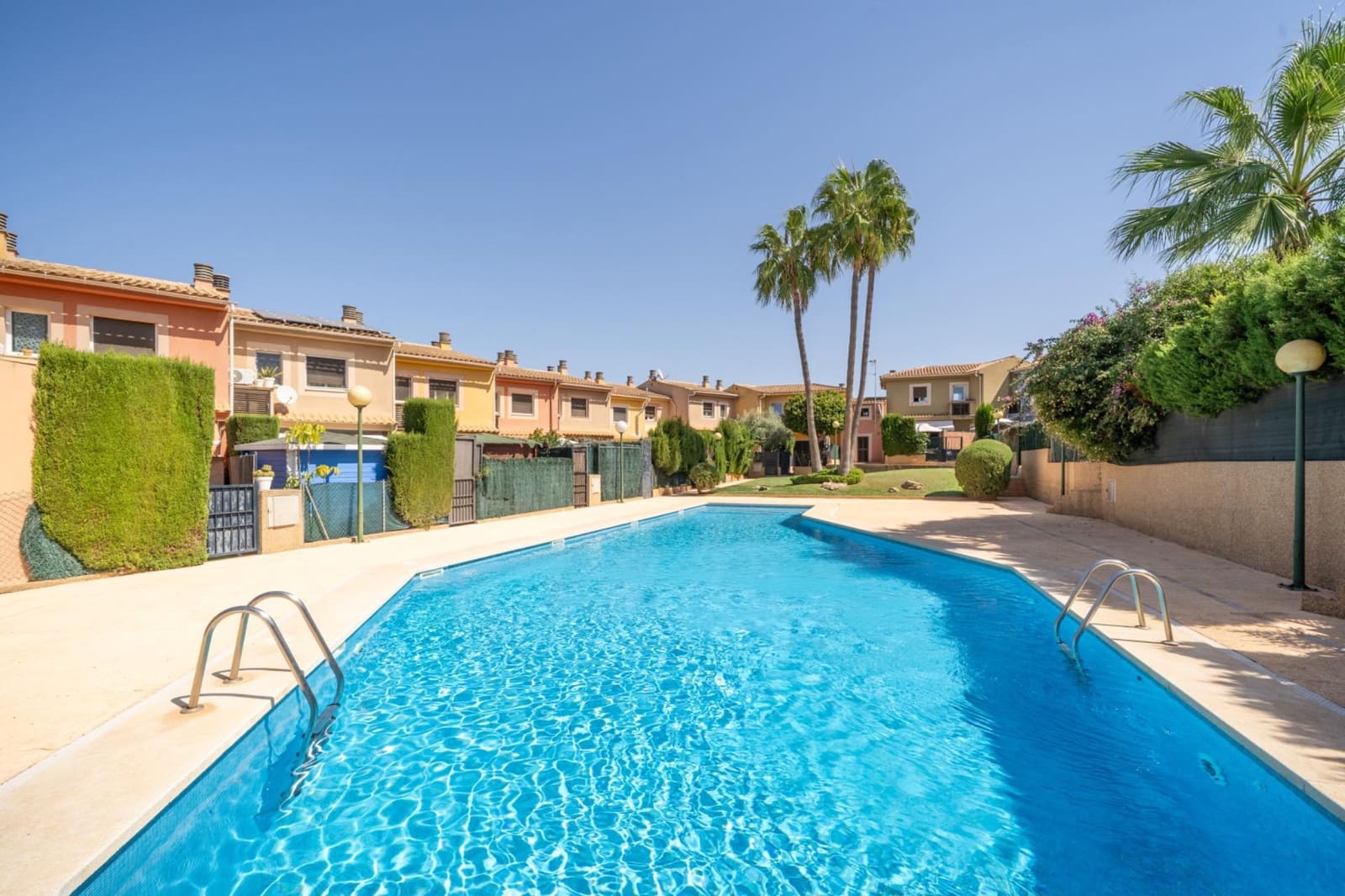 Adosado de 3 habitaciones en Sa Torre (Llucmajor) en alquiler con piscina garaje - 2.200 € (Ref: 10076579)