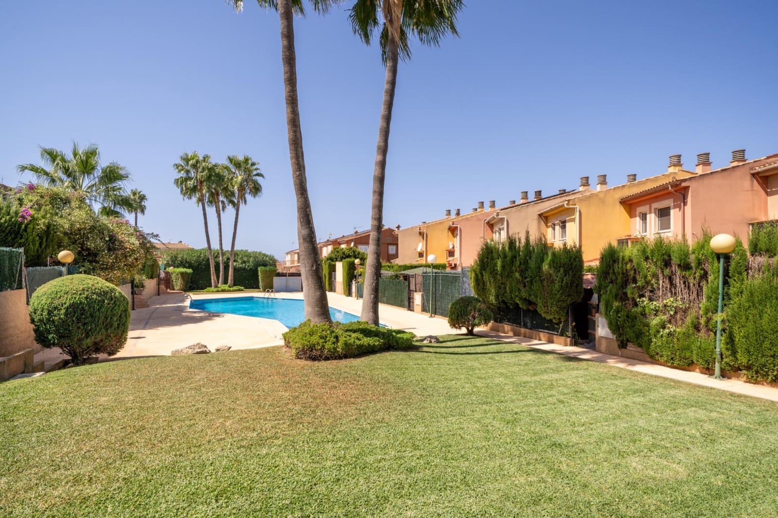 Adosado de 3 habitaciones en Sa Torre (Llucmajor) en alquiler con piscina garaje - 2.200 € (Ref: 10076579)