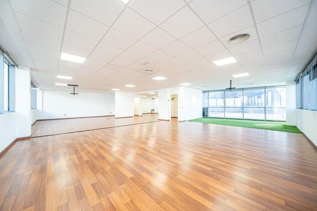 Comercial para venda em La Indoteria (Urba), Palma de Mallorca com garagem - 299 900 € (Ref: 10100357)