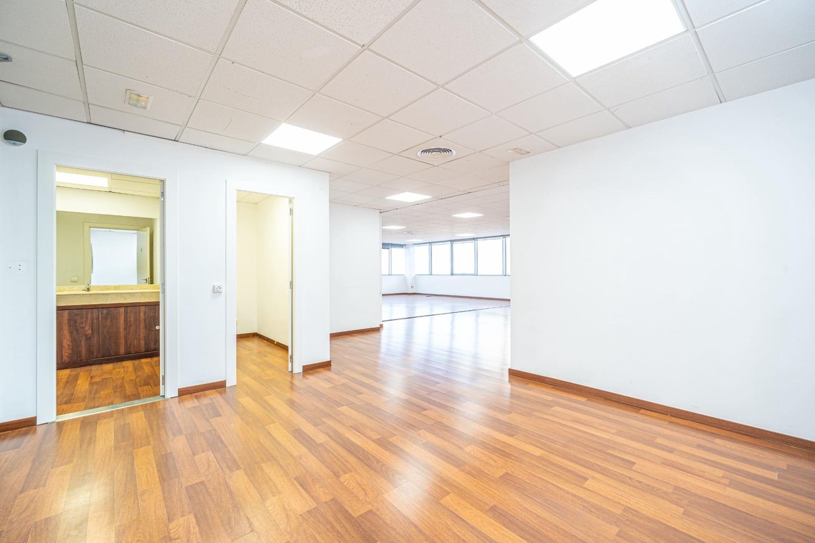 Comercial para venda em Palma de Mallorca com garagem - 299 900 € (Ref: 10100357)