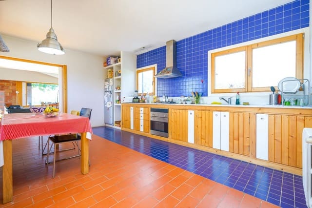 4 soveværelse Finca/Landehus til salg i Porreres med swimmingpool - € 790.000 (Ref: 7638043)