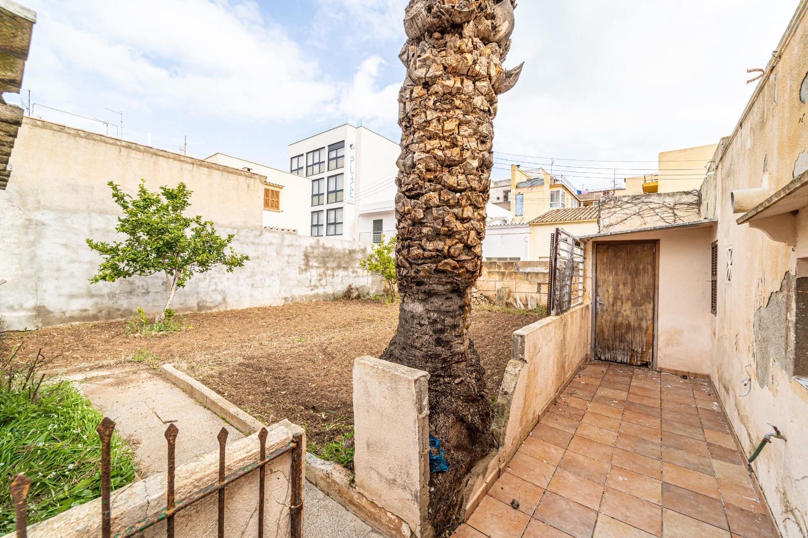 6 soveværelse Byhus til salg i Cala Ratjada med garage - € 440.000 (Ref: 7638177)