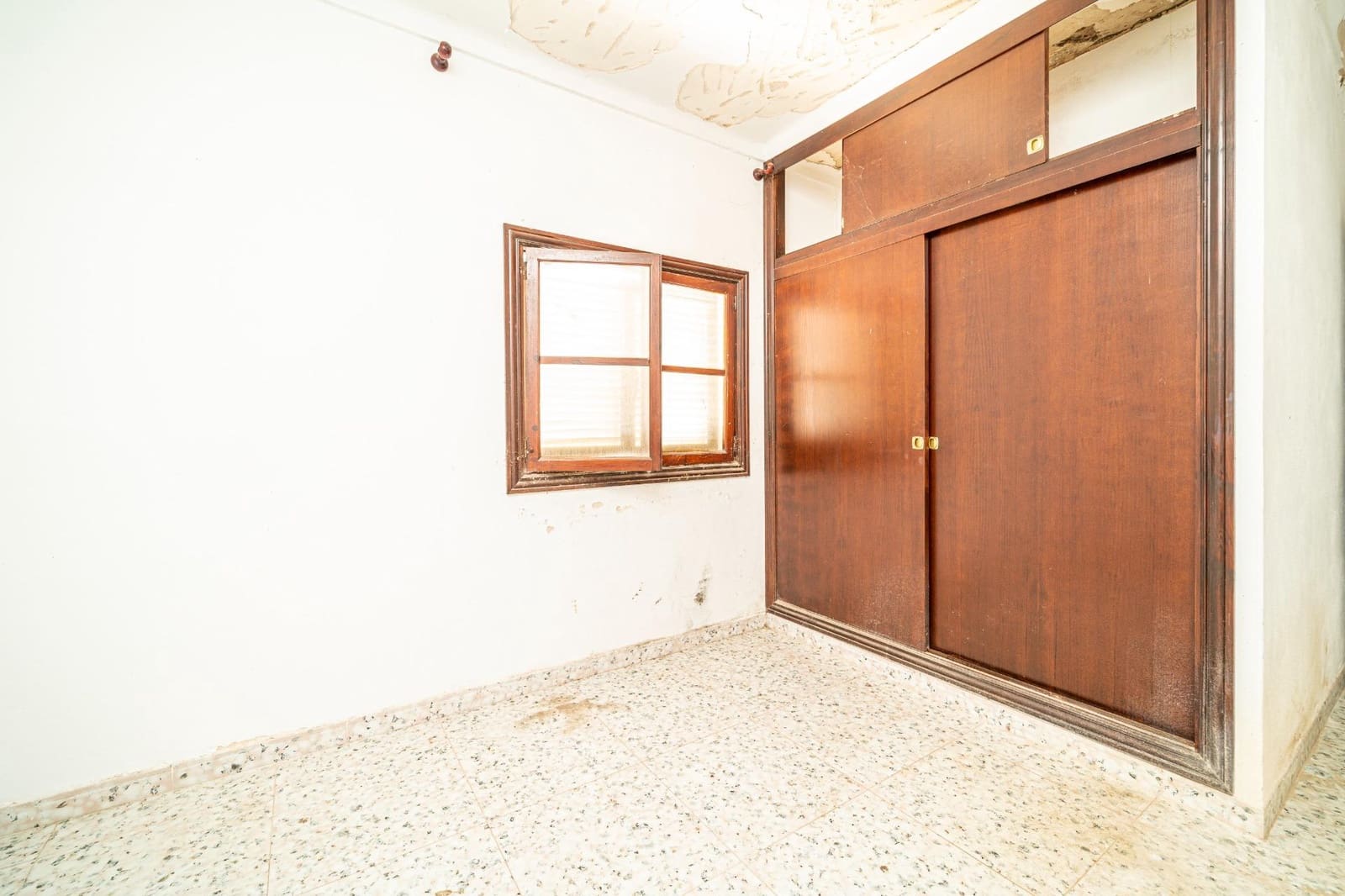 6 soveværelse Byhus til salg i Cala Ratjada med garage - € 440.000 (Ref: 7638177)