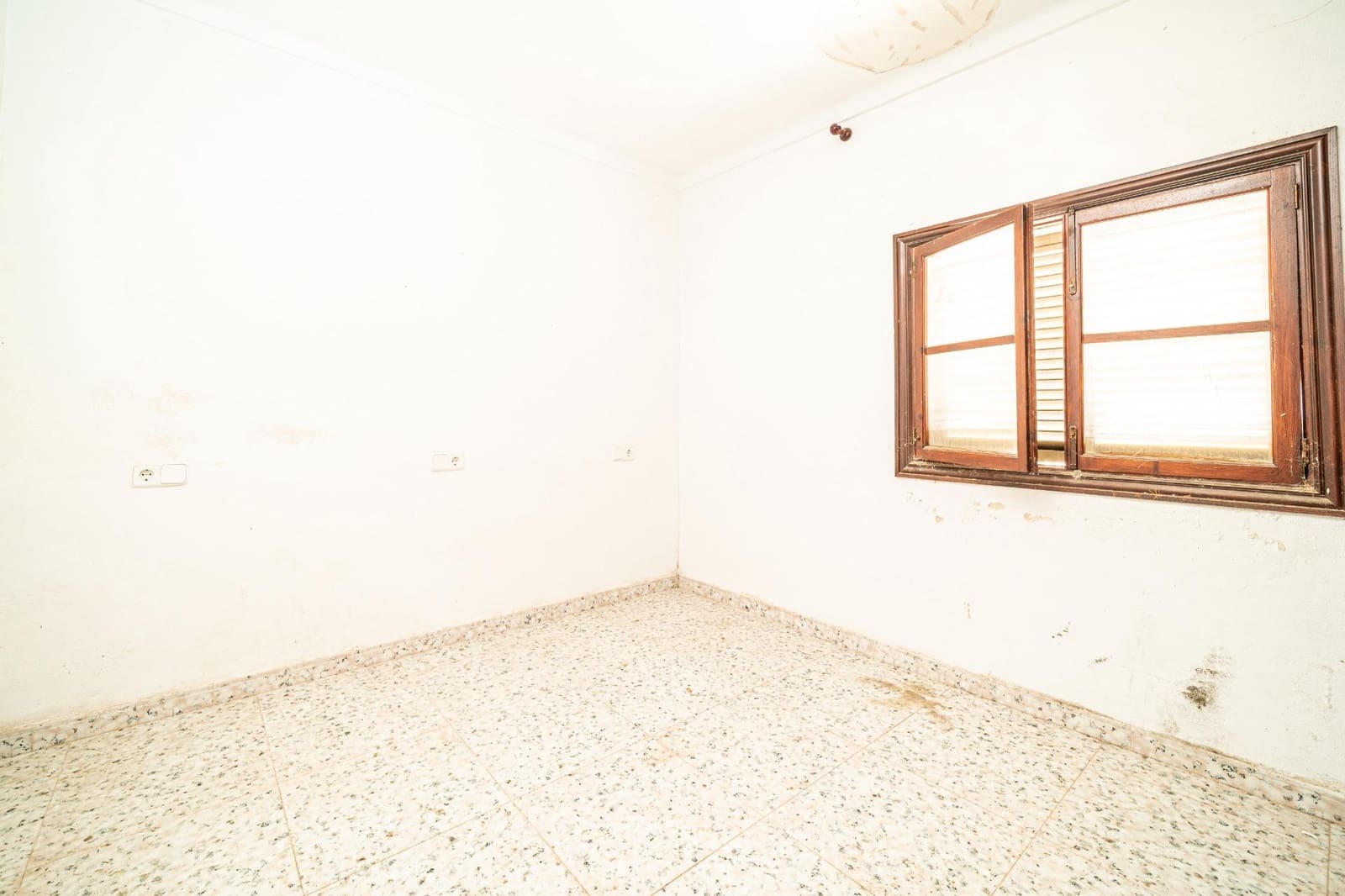 6 soveværelse Byhus til salg i Cala Ratjada med garage - € 440.000 (Ref: 7638177)