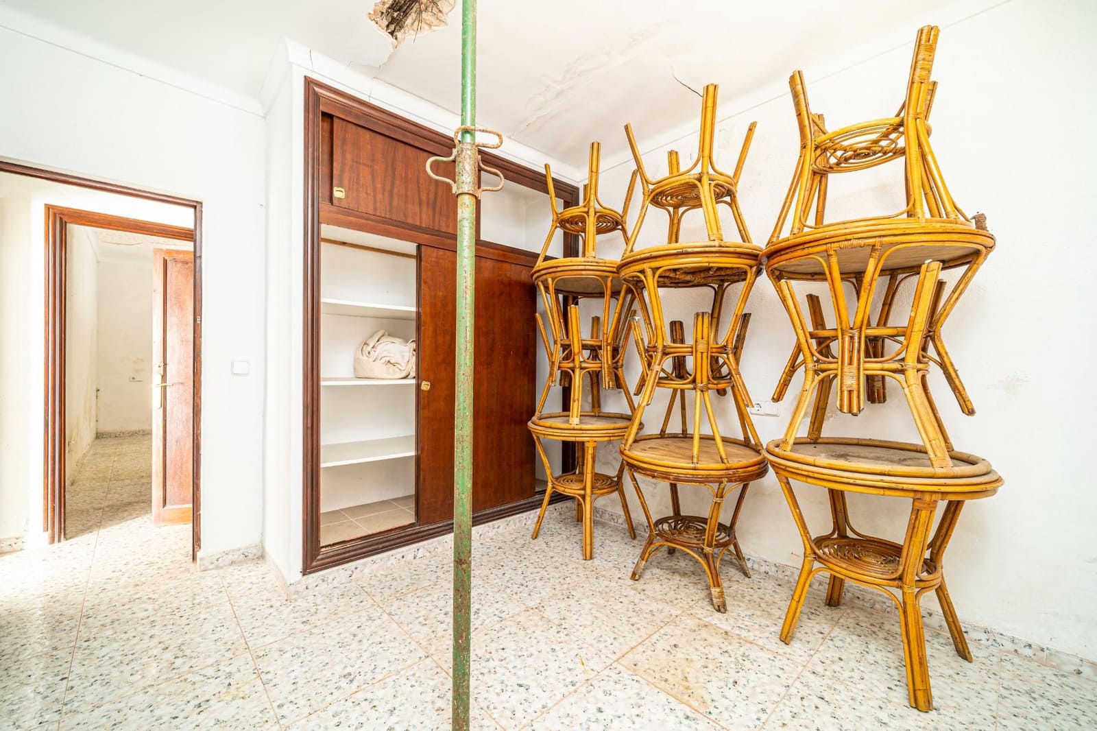 6 soveværelse Byhus til salg i Cala Ratjada med garage - € 440.000 (Ref: 7638177)