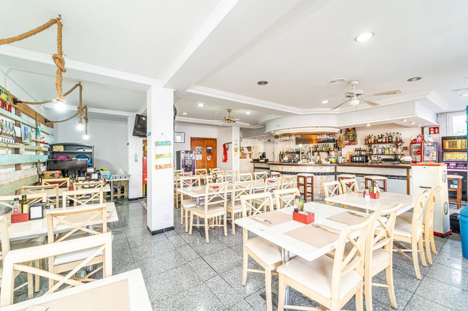 Erhverv til leje i Cala Ratjada - € 870 (Ref: 7638216)