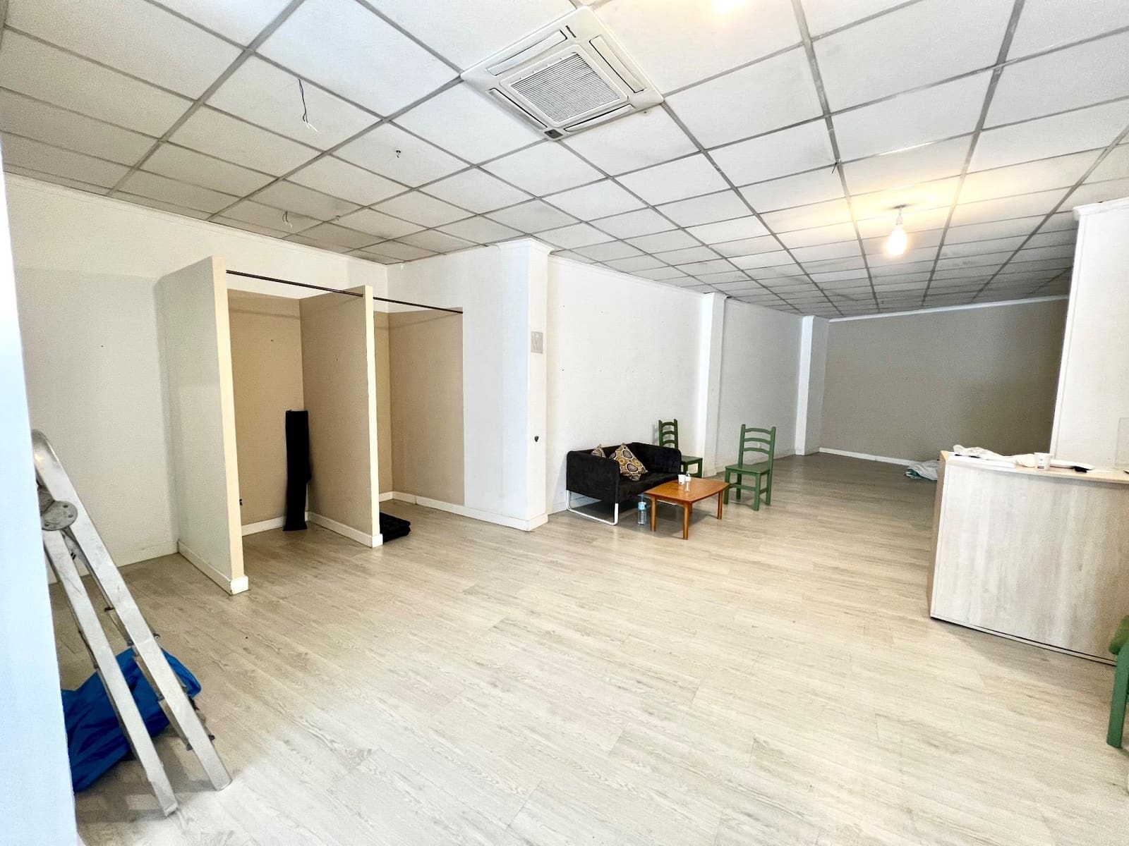 2 bedroom Commercial for rent in Manacor - € 1,200 (Ref: 7640932)