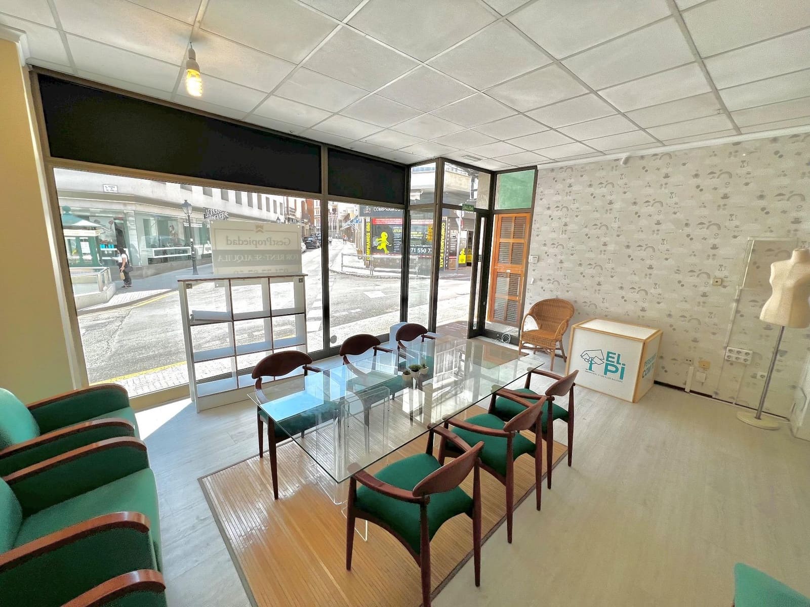 2 bedroom Commercial for rent in Manacor - € 1,200 (Ref: 7640932)
