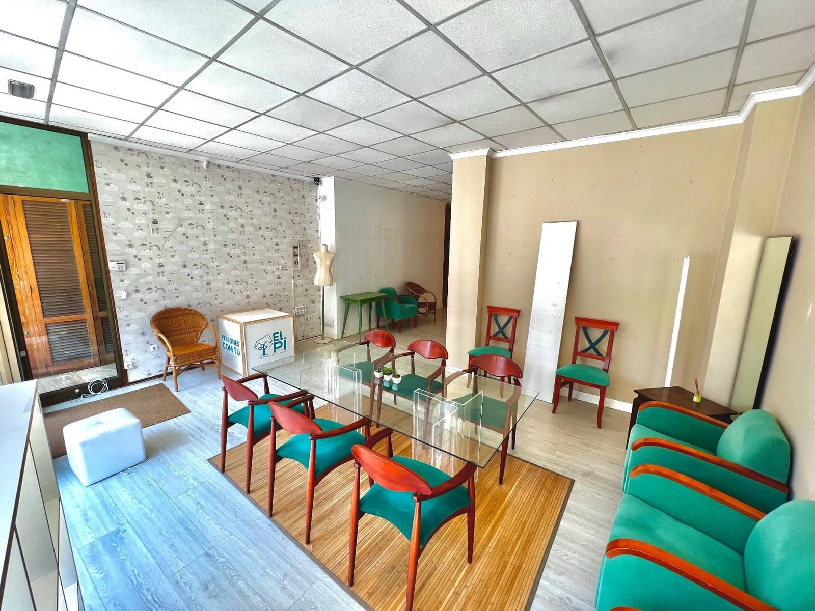 2 bedroom Commercial for rent in Manacor - € 1,200 (Ref: 7640932)