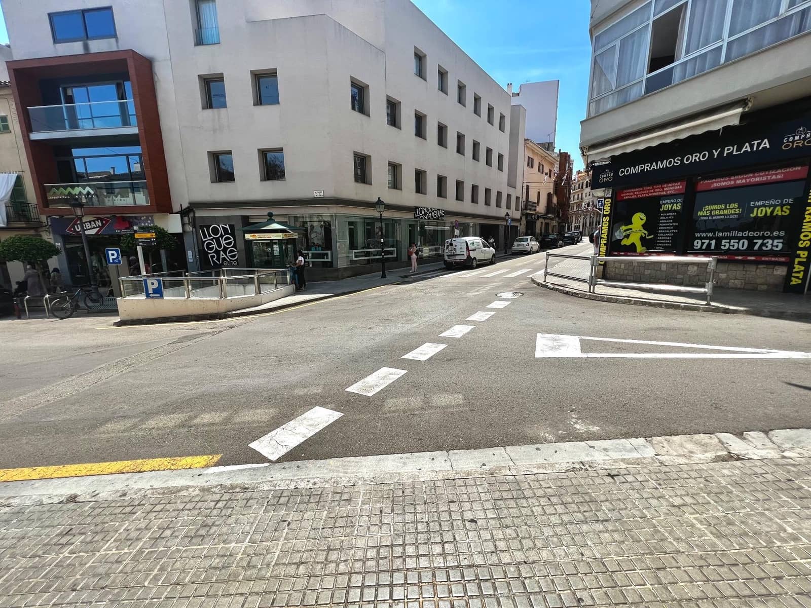2 bedroom Commercial for rent in Manacor - € 1,200 (Ref: 7640932)