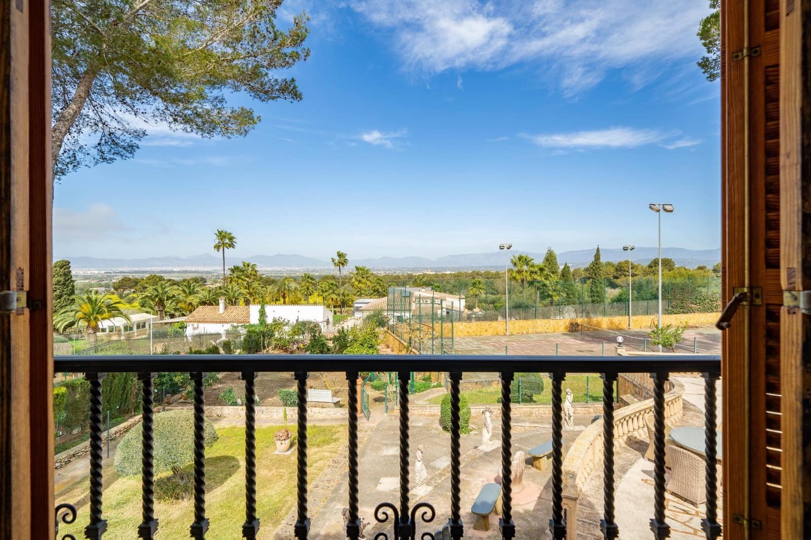 5 bedroom Villa for sale in Palma de Mallorca with pool garage - € 2,400,000 (Ref: 7678307)