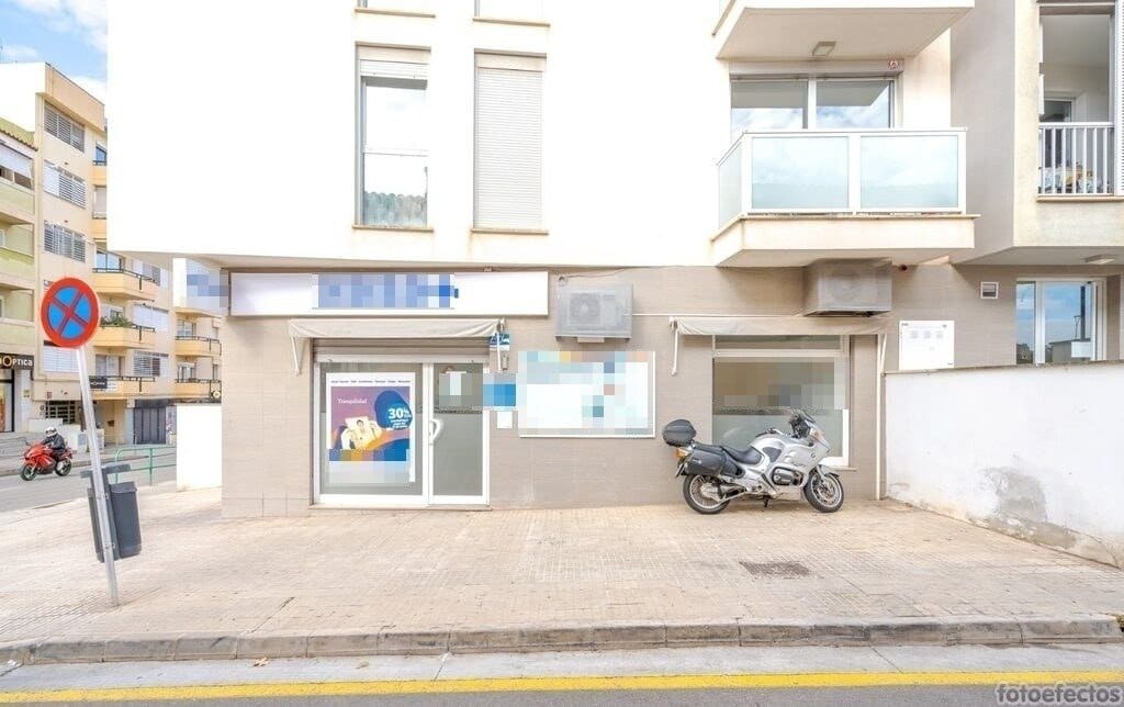 2 bedroom Commercial for sale in Palma de Mallorca - € 170,000 (Ref: 7718373)