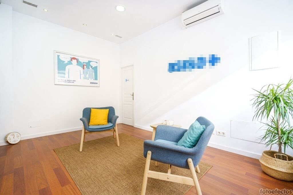 2 bedroom Commercial for sale in Palma de Mallorca - € 170,000 (Ref: 7718373)