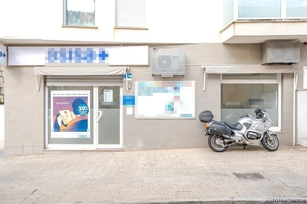 2 bedroom Commercial for sale in Palma de Mallorca - € 170,000 (Ref: 7718373)