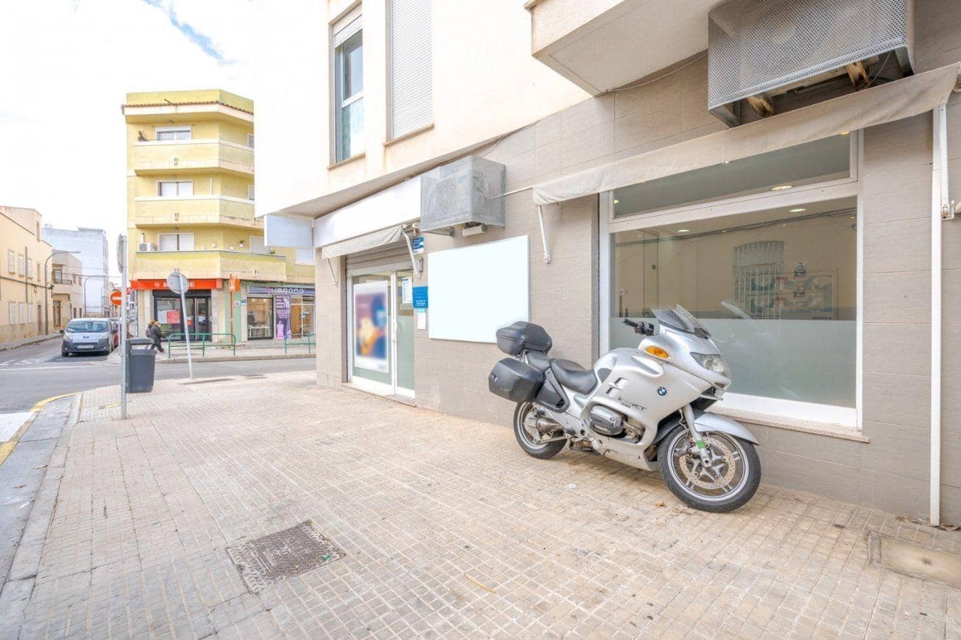2 bedroom Commercial for sale in Palma de Mallorca - € 170,000 (Ref: 7718373)