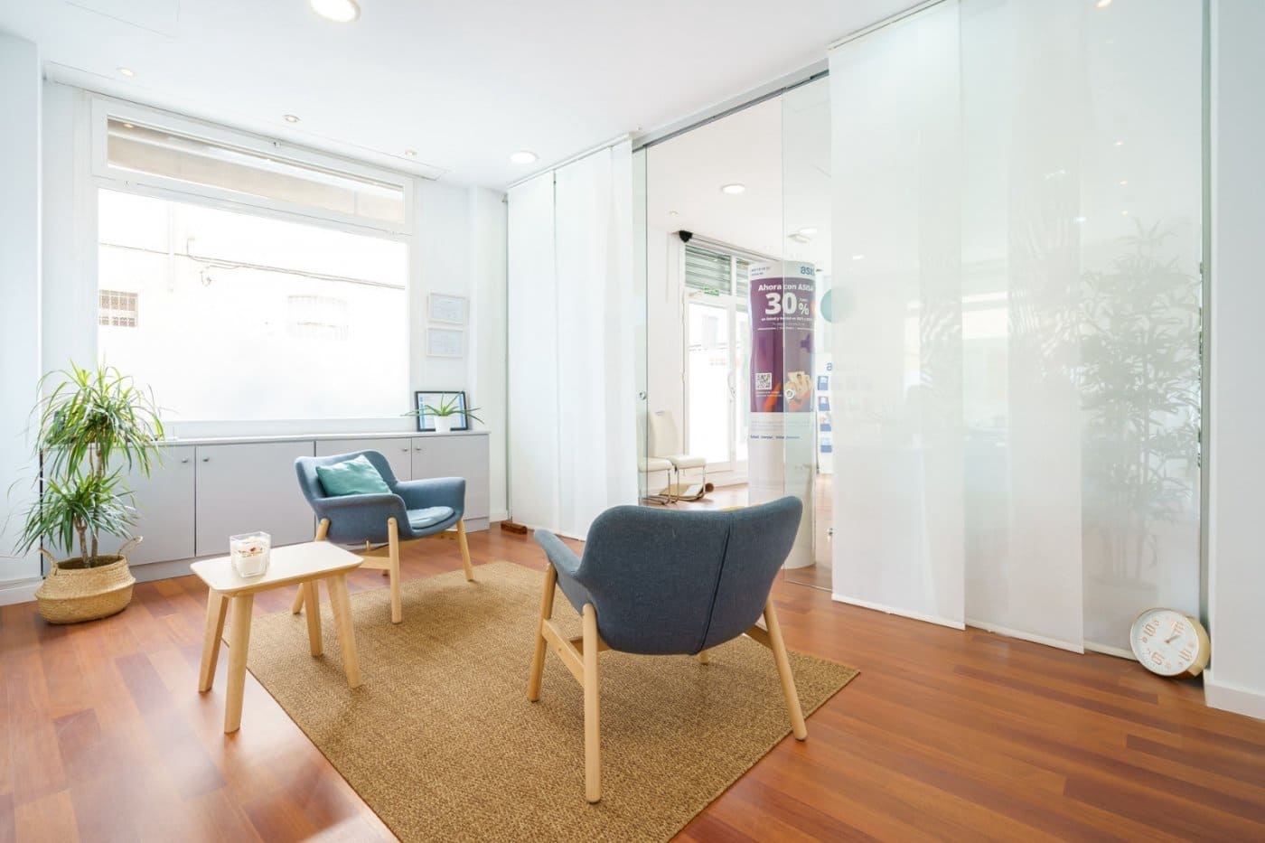 2 bedroom Commercial for sale in Palma de Mallorca - € 170,000 (Ref: 7718373)