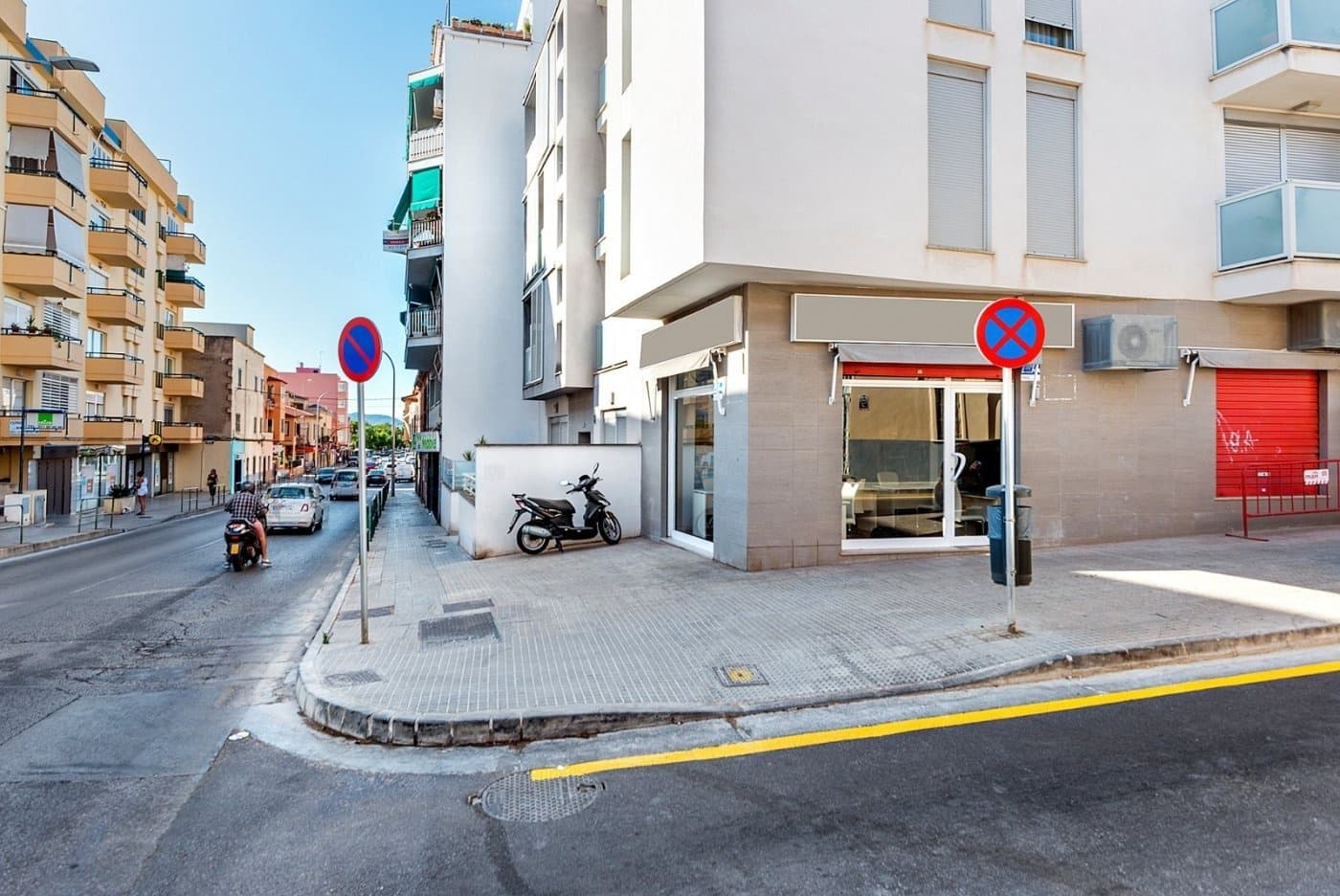 2 bedroom Commercial for sale in Palma de Mallorca - € 170,000 (Ref: 7718373)