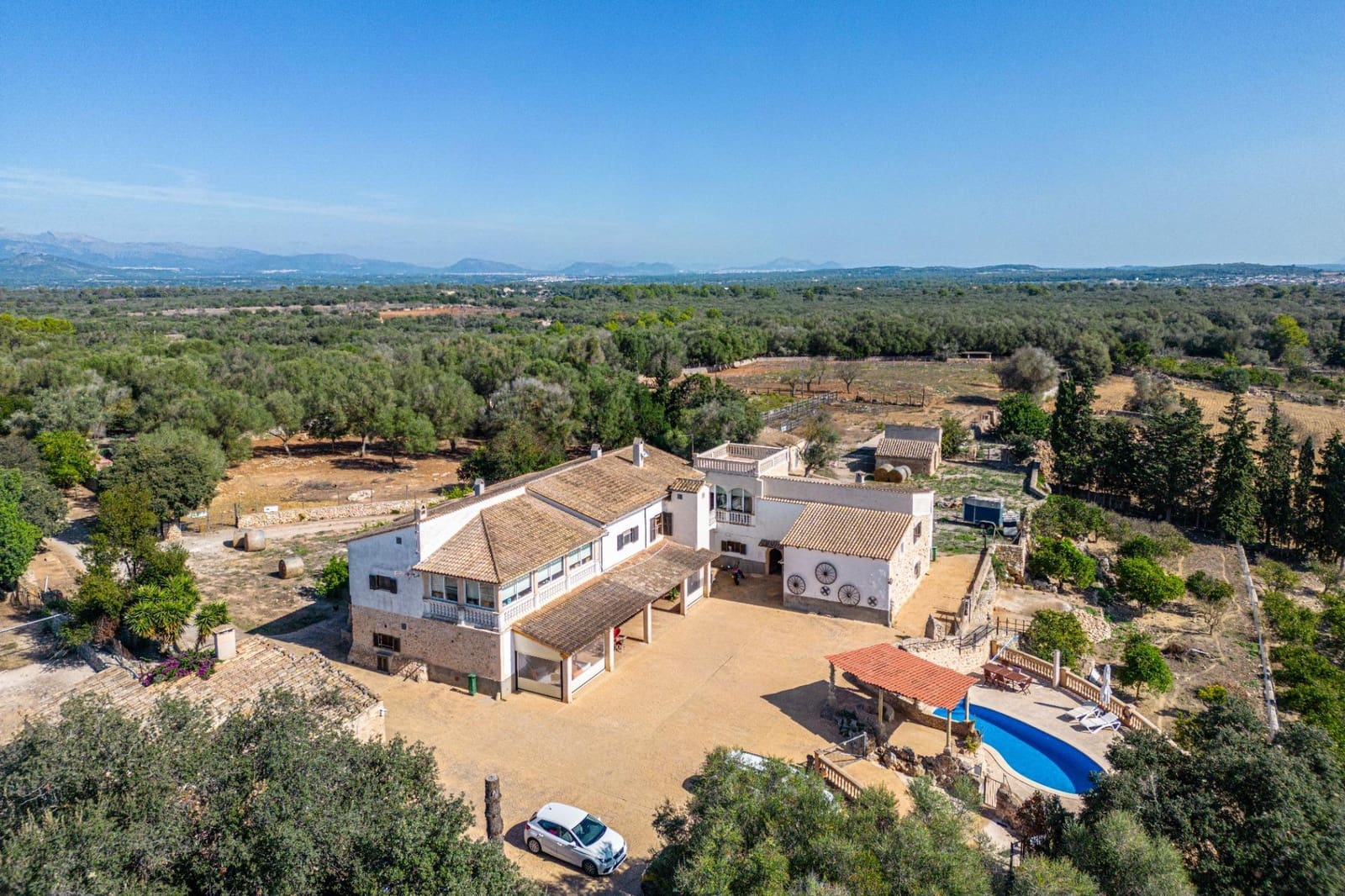 7 soveværelse Finca/Landehus til salg i Lloret de Vista Alegre med swimmingpool garage - € 3.800.000 (Ref: 7840767)