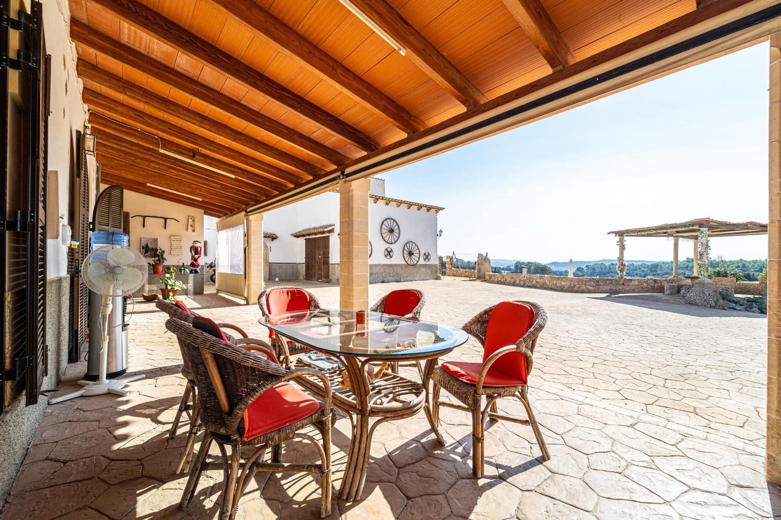 7 soveværelse Finca/Landehus til salg i Lloret de Vista Alegre med swimmingpool garage - € 3.800.000 (Ref: 7840767)