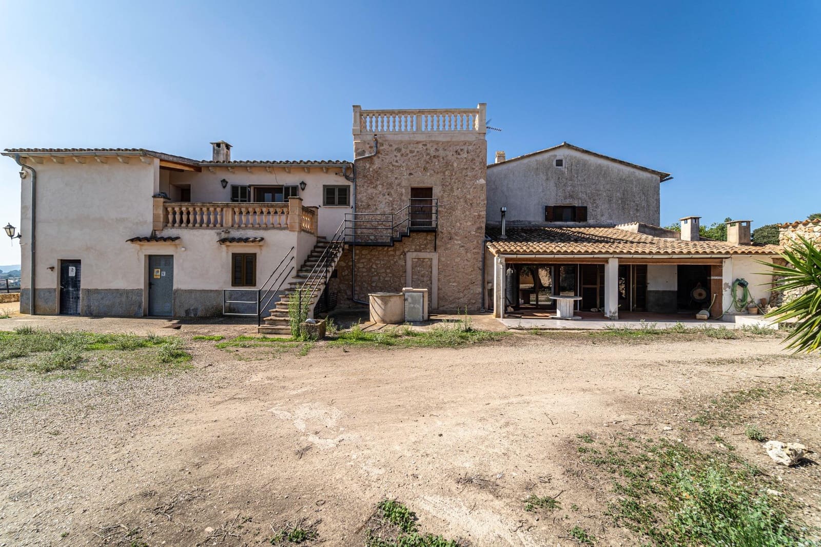 7 soveværelse Finca/Landehus til salg i Lloret de Vista Alegre med swimmingpool garage - € 3.800.000 (Ref: 7840767)