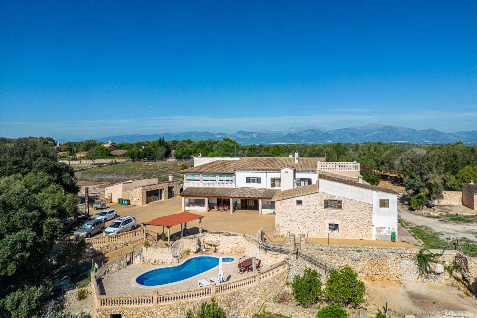 7 soveværelse Finca/Landehus til salg i Lloret de Vista Alegre med swimmingpool garage - € 3.800.000 (Ref: 7840767)