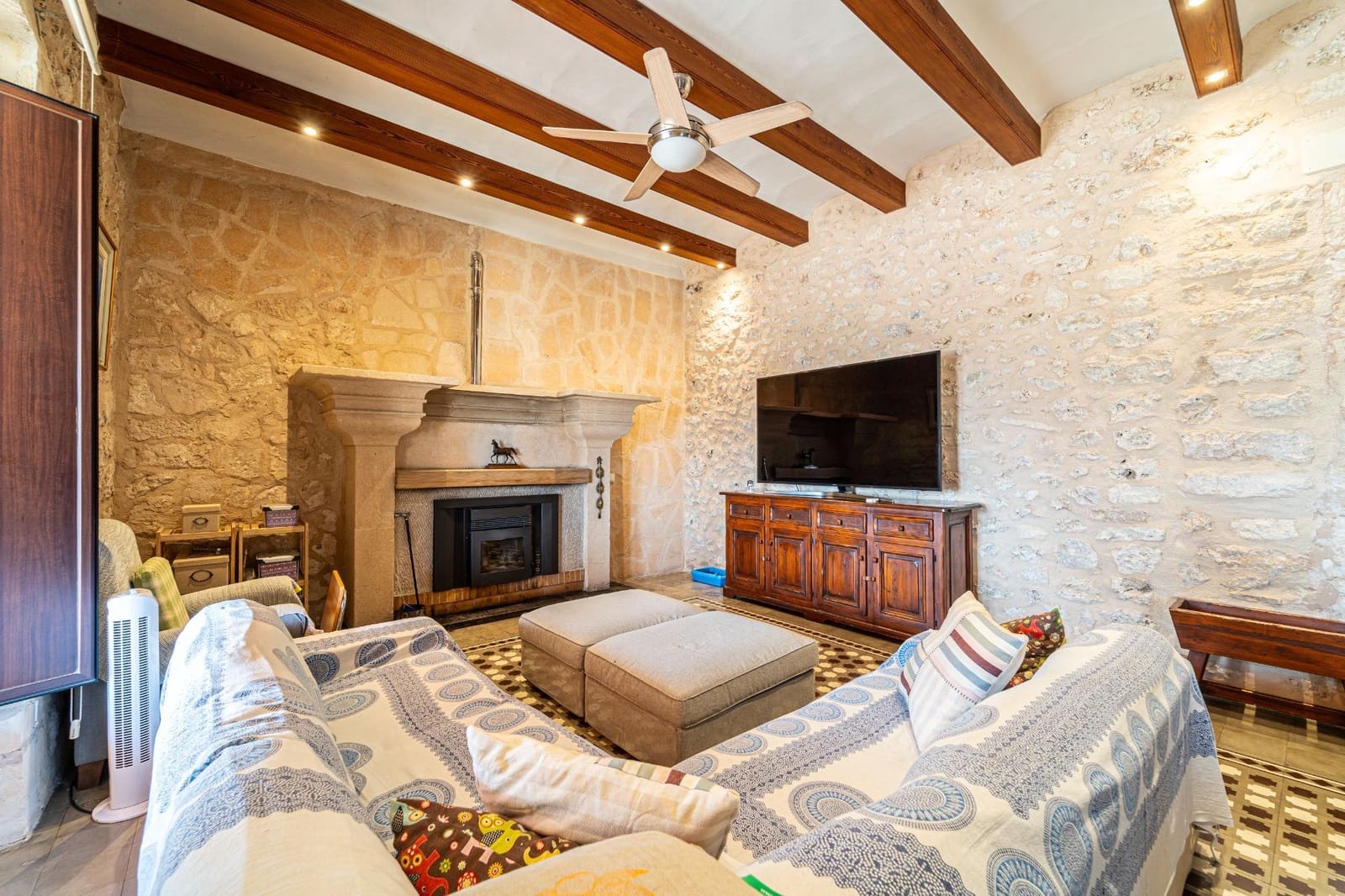 7 soveværelse Finca/Landehus til salg i Lloret de Vista Alegre med swimmingpool garage - € 3.800.000 (Ref: 7840767)