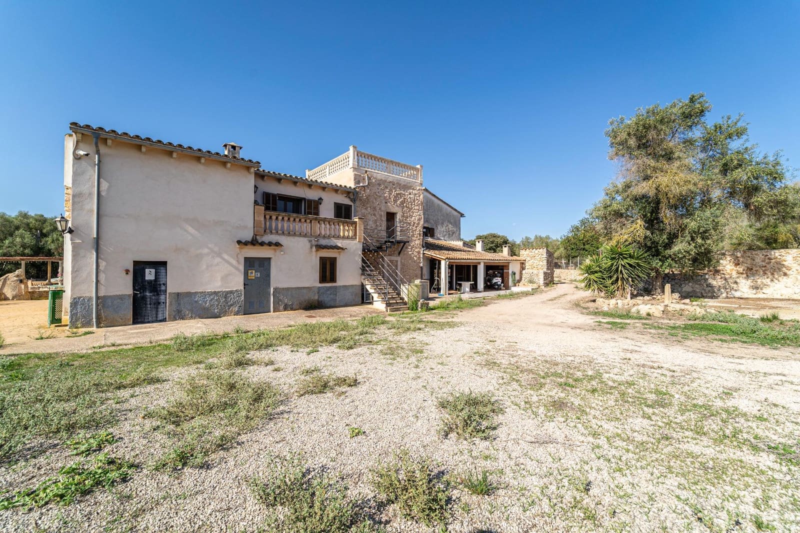 7 soveværelse Finca/Landehus til salg i Lloret de Vista Alegre med swimmingpool garage - € 3.800.000 (Ref: 7840767)