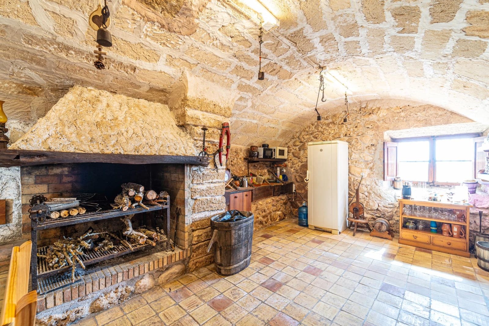 7 soveværelse Finca/Landehus til salg i Lloret de Vista Alegre med swimmingpool garage - € 3.800.000 (Ref: 7840767)