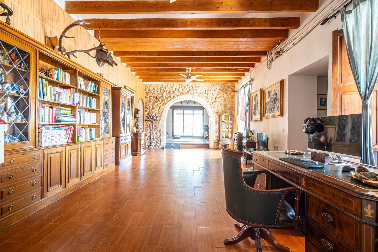 7 soveværelse Finca/Landehus til salg i Lloret de Vista Alegre med swimmingpool garage - € 3.800.000 (Ref: 7840767)