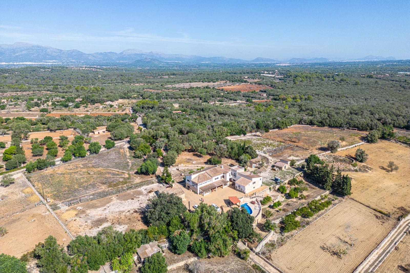 7 soveværelse Finca/Landehus til salg i Lloret de Vista Alegre med swimmingpool garage - € 3.800.000 (Ref: 7840767)