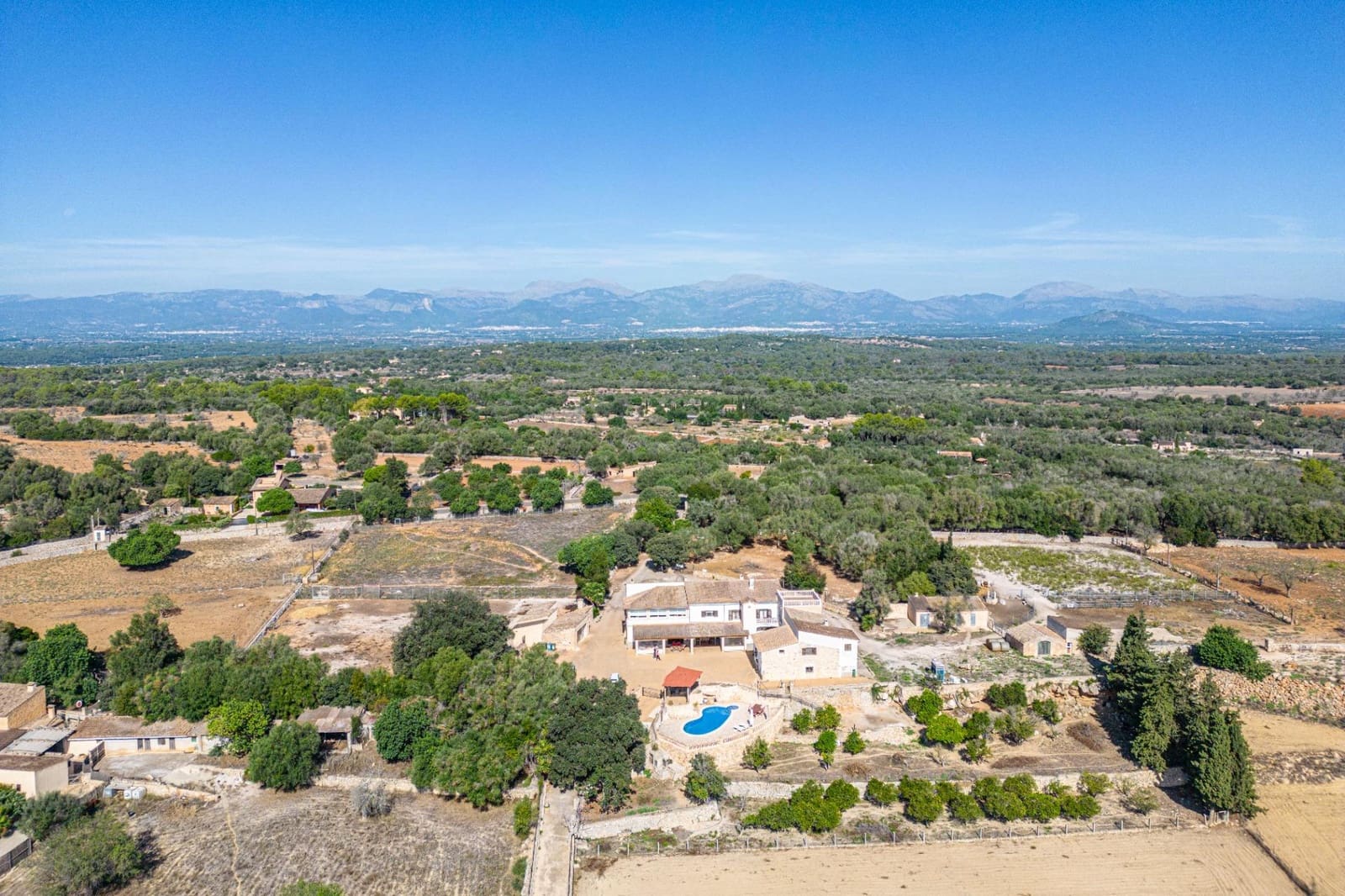 7 soveværelse Finca/Landehus til salg i Lloret de Vista Alegre med swimmingpool garage - € 3.800.000 (Ref: 7840767)