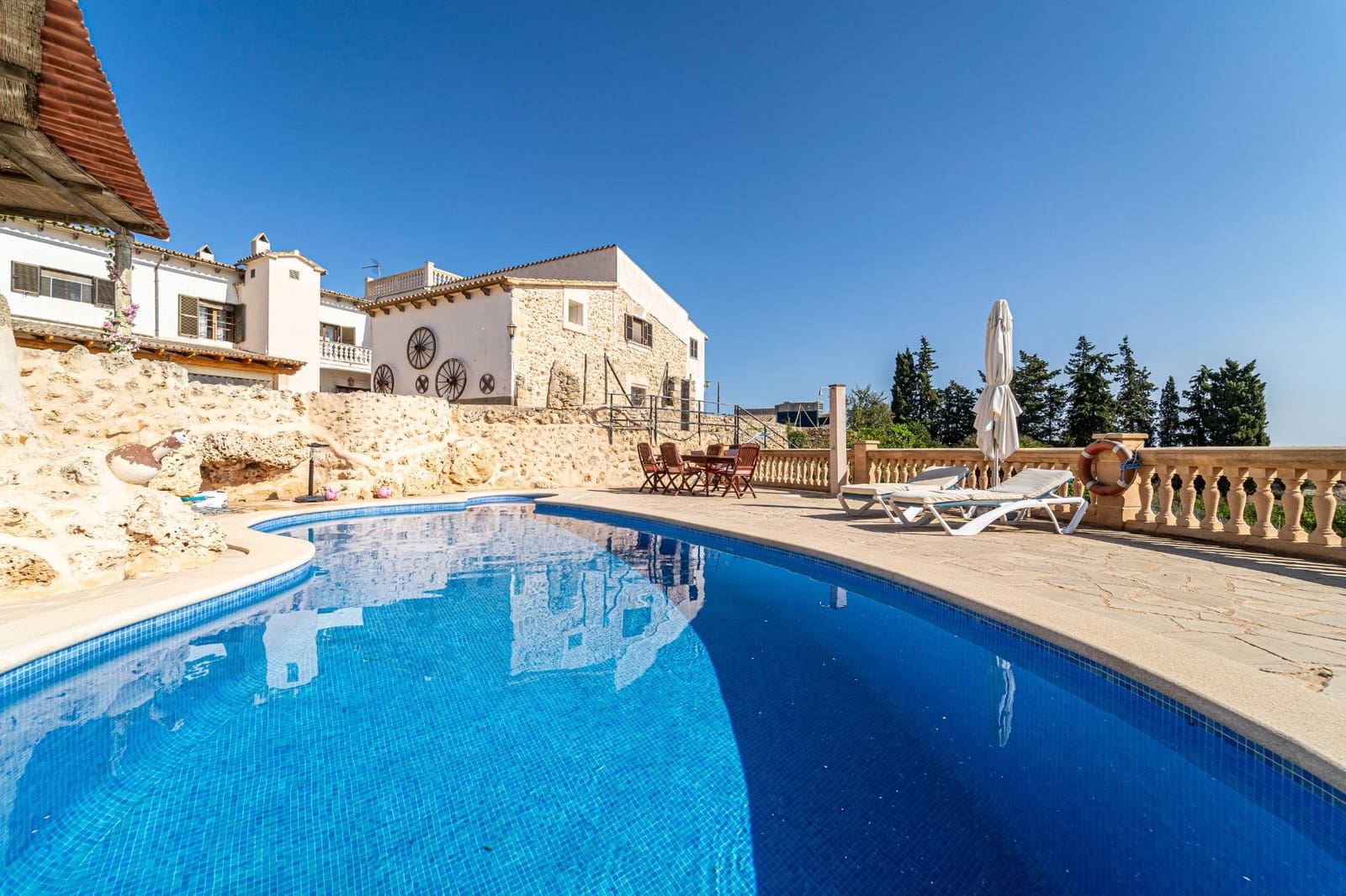 7 soveværelse Finca/Landehus til salg i Lloret de Vista Alegre med swimmingpool garage - € 3.800.000 (Ref: 7840767)