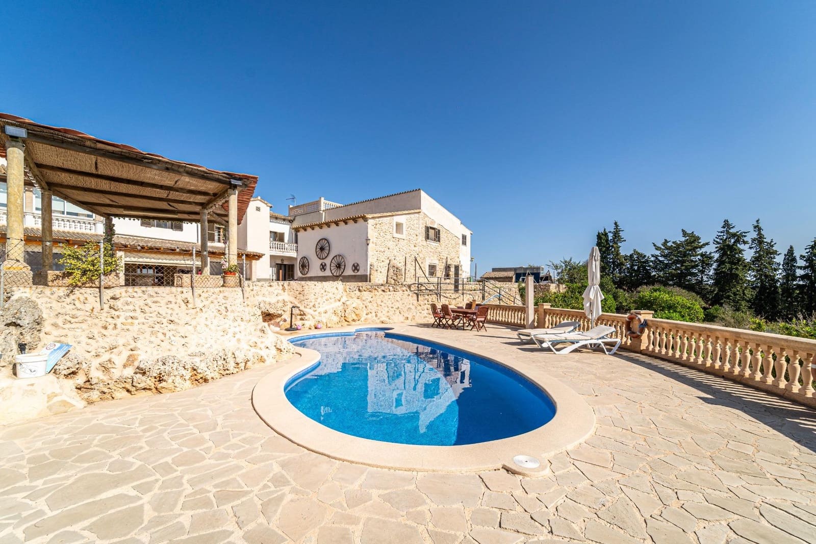 7 soveværelse Finca/Landehus til salg i Lloret de Vista Alegre med swimmingpool garage - € 3.800.000 (Ref: 7840767)