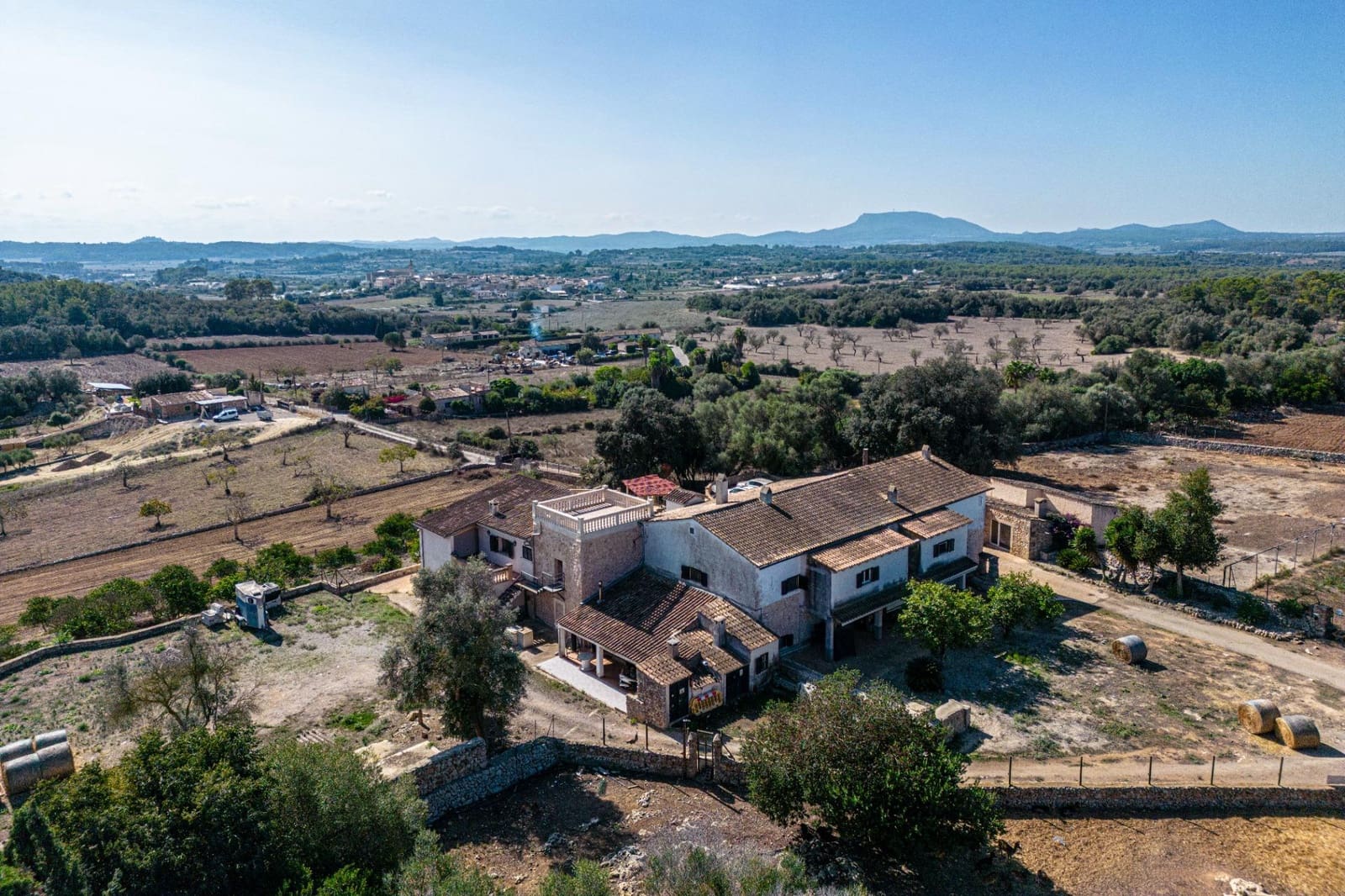 7 soveværelse Finca/Landehus til salg i Lloret de Vista Alegre med swimmingpool garage - € 3.800.000 (Ref: 7840767)