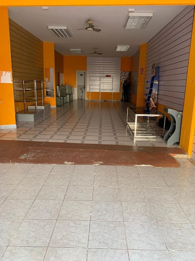 Erhverv til salg i Cala Millor - € 179.000 (Ref: 8092427)